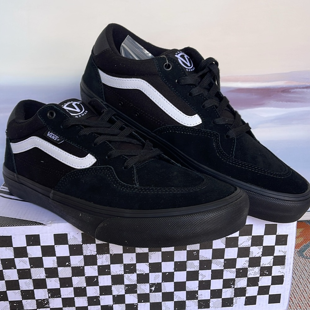 Vans WMNS Rowan
Black/Black/White
VN0A5JICB8C
Sneakers - Picture 8 of 16